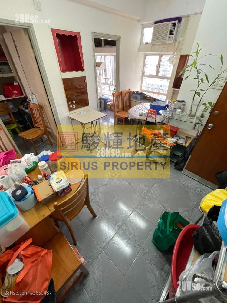 Wing Tai Building Sell 2 Bedrooms , 1 Bathroom 367 ft²
