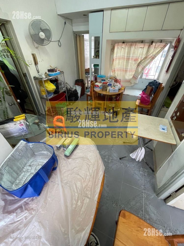 Wing Tai Building Sell 2 Bedrooms , 1 Bathroom 367 ft²