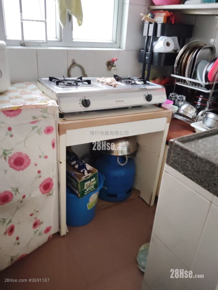 文興大廈 售盤 2 房 , 1 浴室 367 平方呎