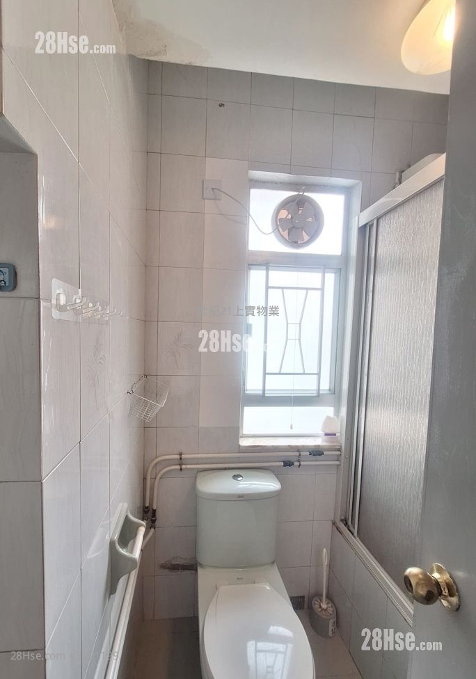 Happy Court Sell 3 Bedrooms , 2 Bathrooms 992 ft²