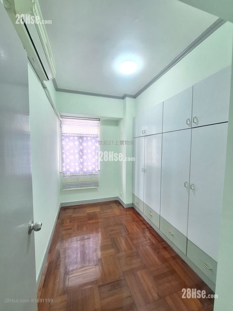 Happy Court Sell 3 Bedrooms , 2 Bathrooms 992 ft²