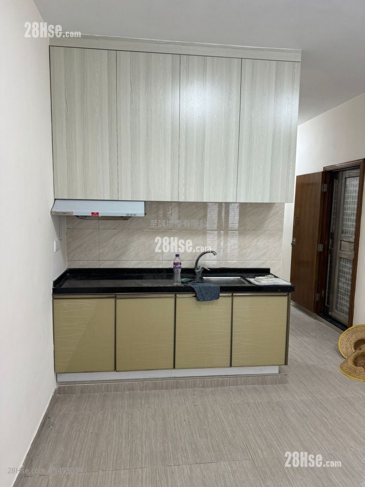 厨房: 村屋 租盘 2 房 , 1 浴室