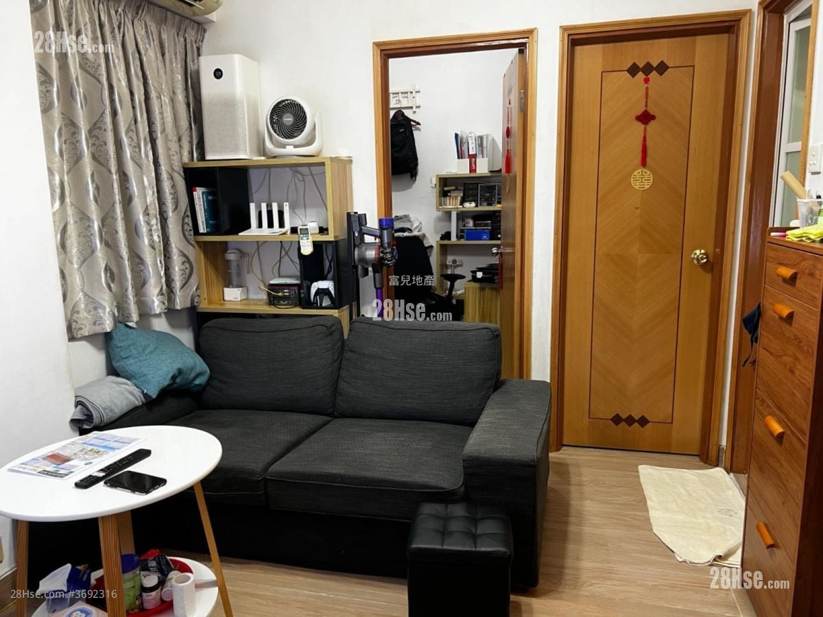 Ho Shun Tai Building Sell 2 Bedrooms 290 ft²