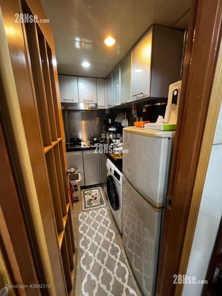 Ho Shun Tai Building Sell 2 Bedrooms 290 ft²