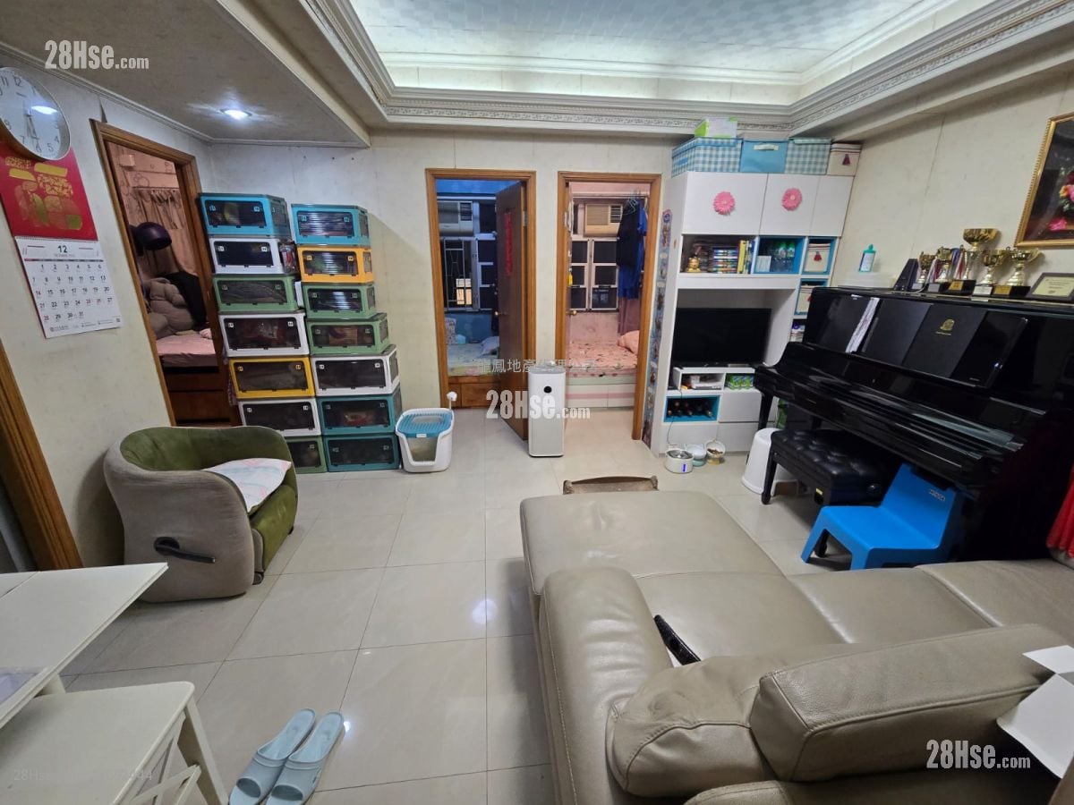 Bell House Sell 3 Bedrooms , 2 Bathrooms 470 ft²