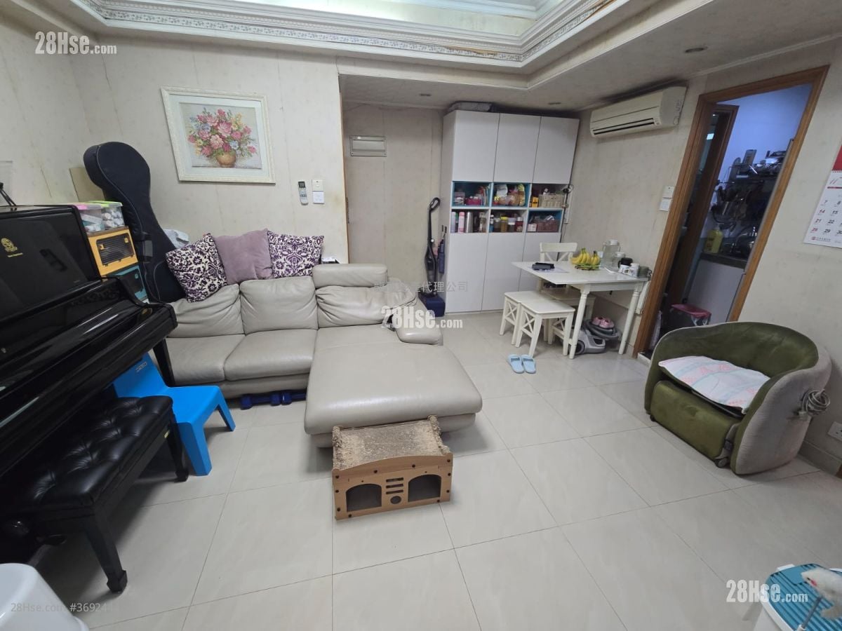 Bell House Sell 3 Bedrooms , 2 Bathrooms 470 ft²