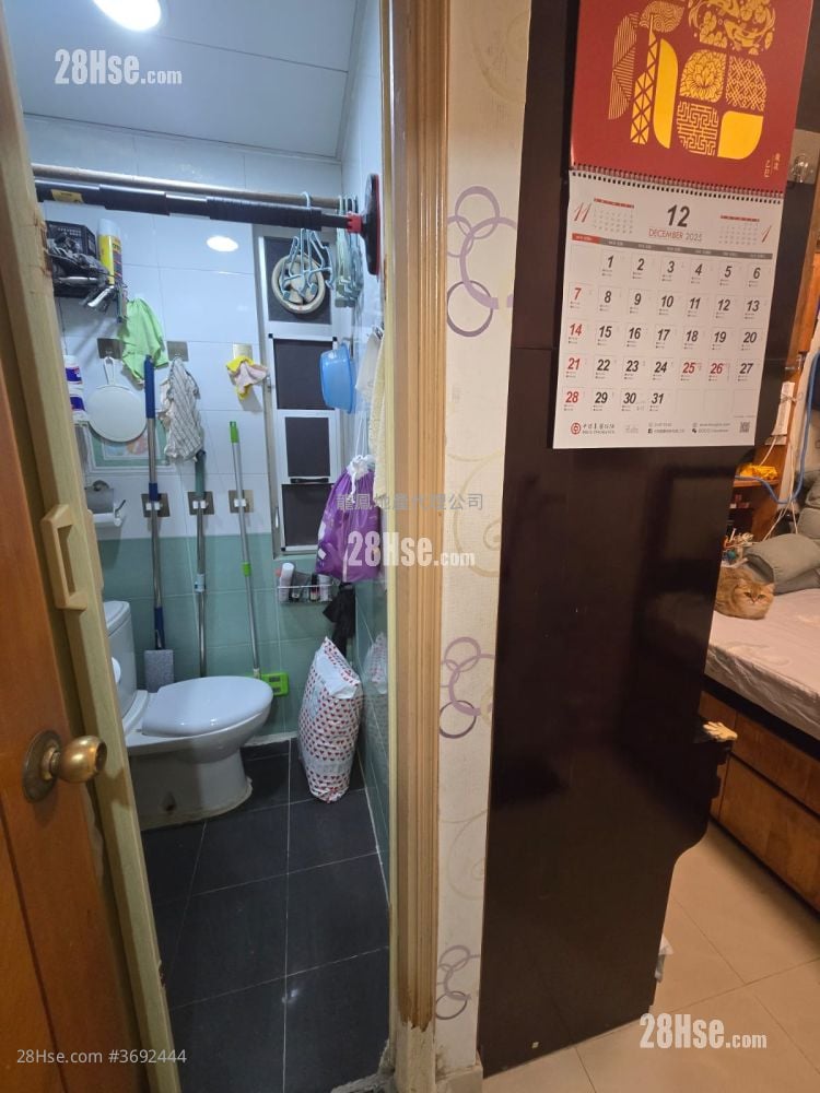 Bell House Sell 3 Bedrooms , 2 Bathrooms 470 ft²