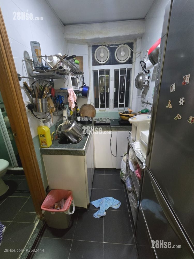 Bell House Sell 3 Bedrooms , 2 Bathrooms 470 ft²