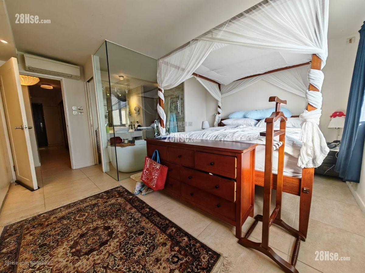 Tan Cheung Sell 3 Bedrooms , 2 Bathrooms 1,200 ft²