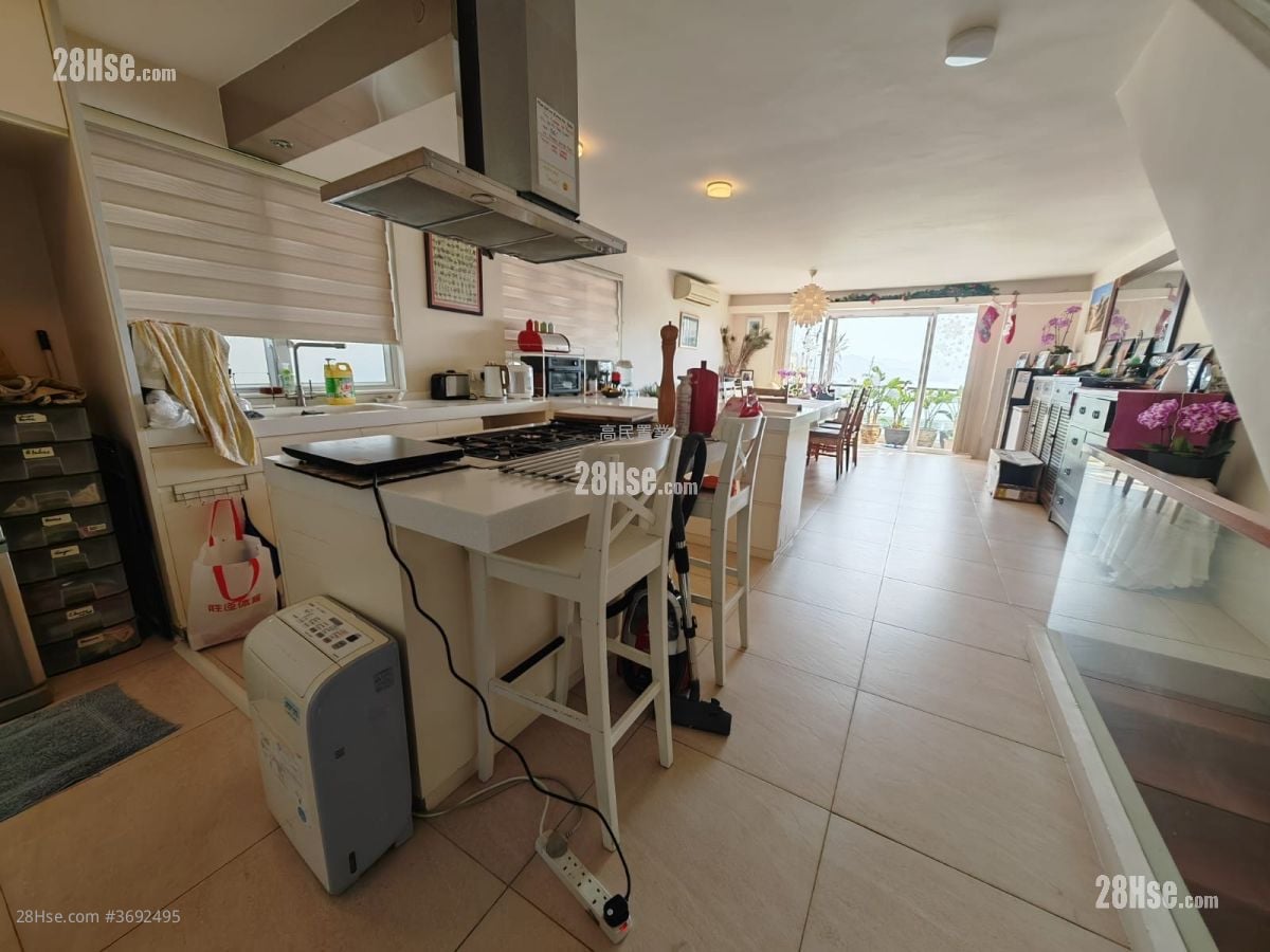 Tan Cheung Sell 3 Bedrooms , 2 Bathrooms 1,200 ft²