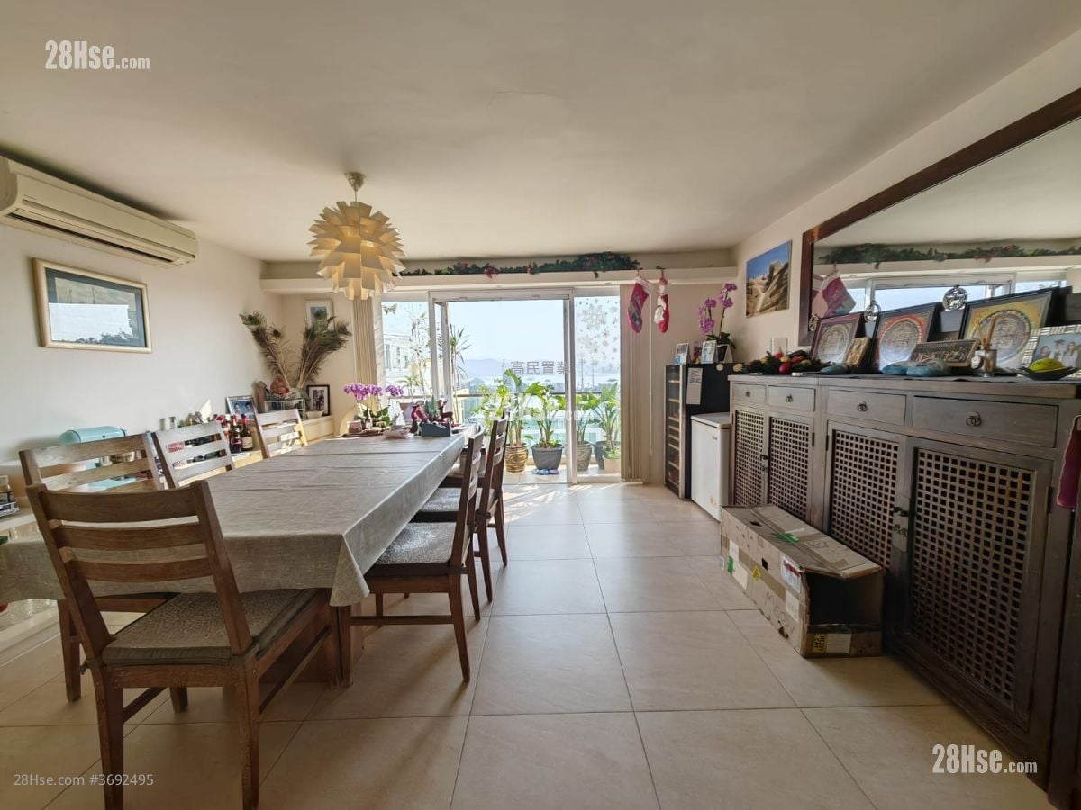 Tan Cheung Sell 3 Bedrooms , 2 Bathrooms 1,200 ft²