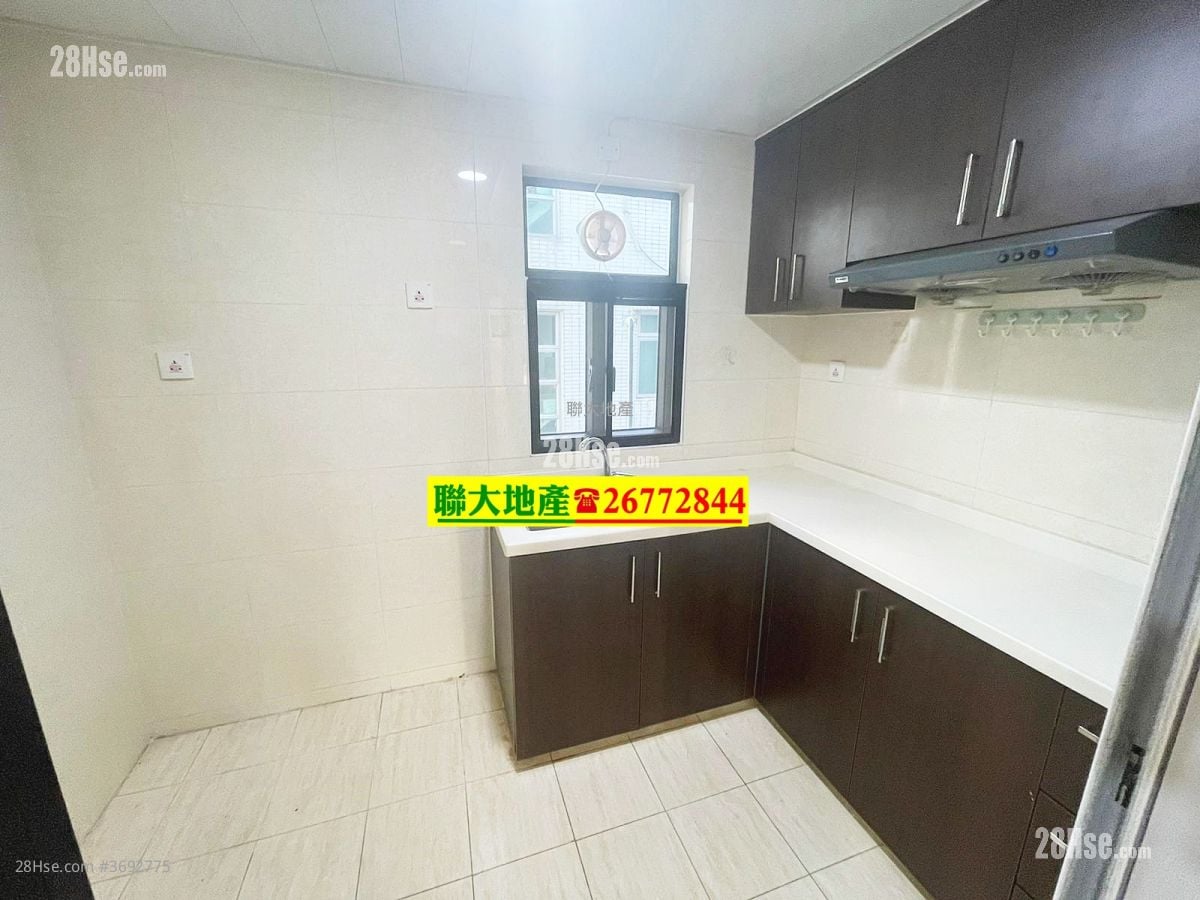 村屋 租盤 3 房 , 1 浴室 630 平方呎