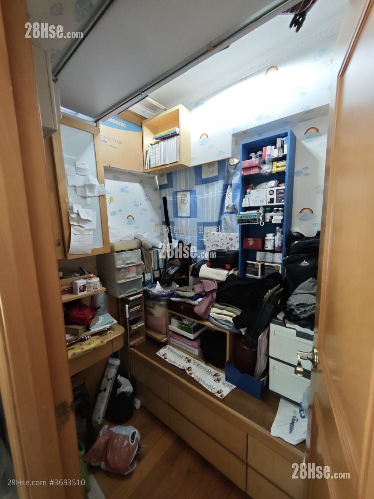 Jc Place Sell 4 Bedrooms , 2 Bathrooms 695 ft²