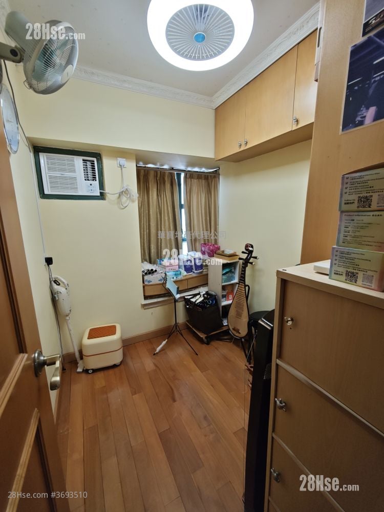 Jc Place Sell 4 Bedrooms , 2 Bathrooms 695 ft²