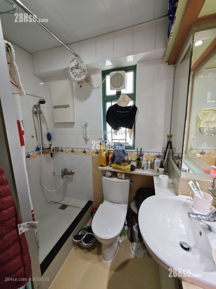 Jc Place Sell 4 Bedrooms , 2 Bathrooms 695 ft²