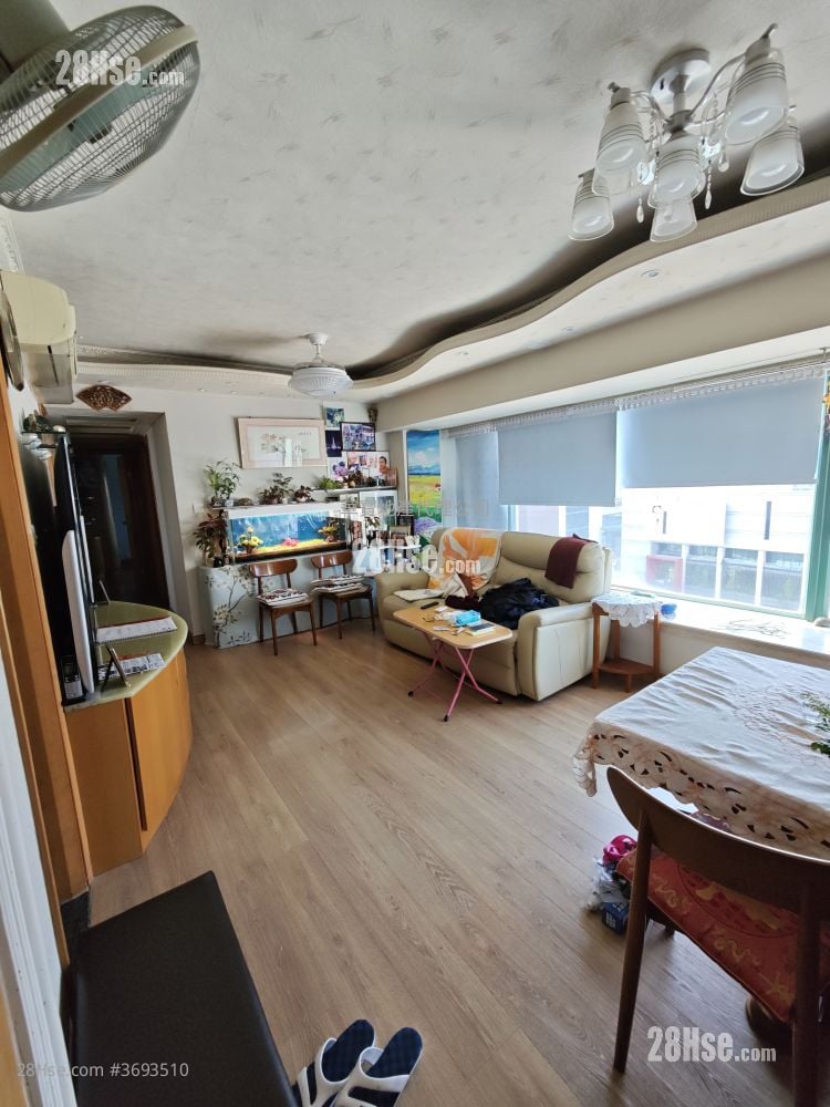 Jc Place Sell 4 Bedrooms , 2 Bathrooms 695 ft²