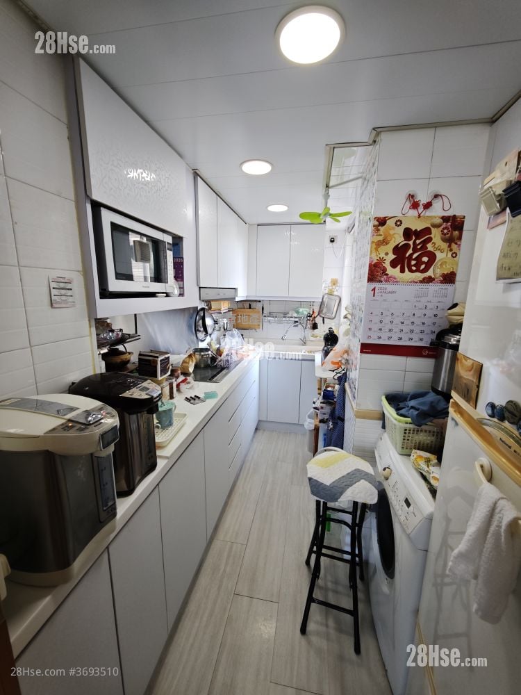 Jc Place Sell 4 Bedrooms , 2 Bathrooms 695 ft²