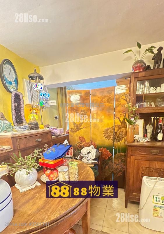 村屋 售盤 5+ 房 , 3 浴室 2,100 平方呎