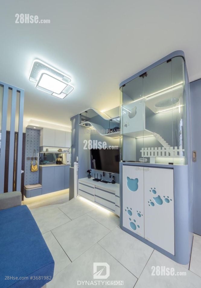 Choi Hing Court Sell 3 Bedrooms , 1 Bathroom 452 ft²