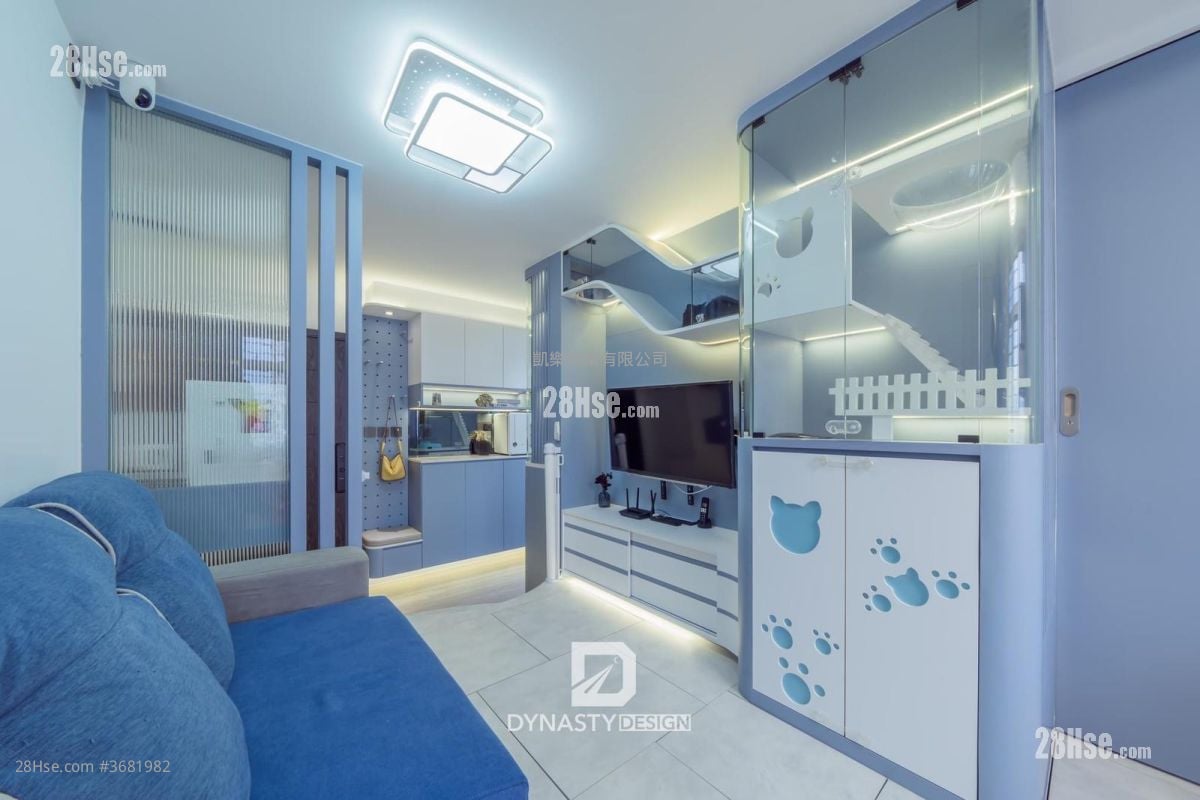 Choi Hing Court Sell 3 Bedrooms , 1 Bathroom 452 ft²