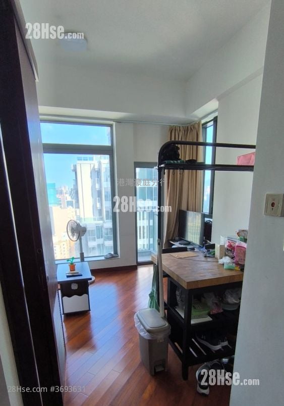Park Summit Sell Studio , 1 Bathroom 274 ft²