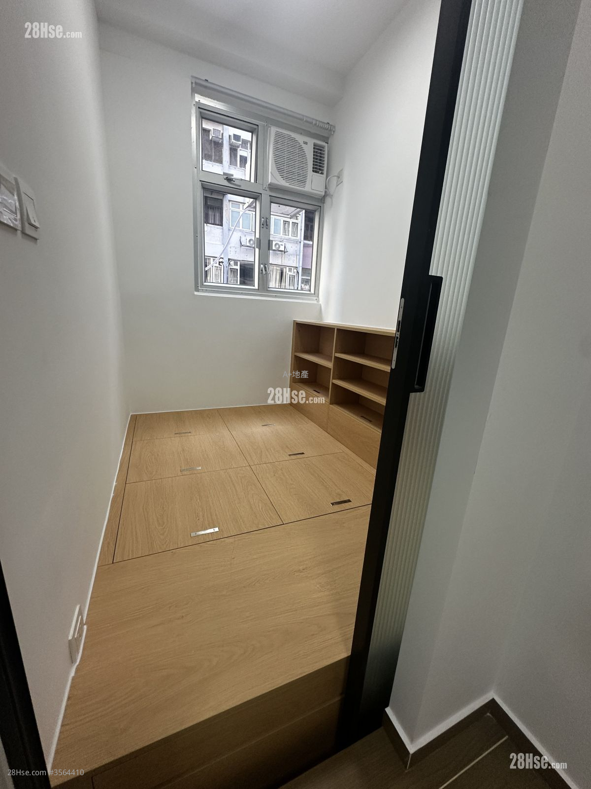 Golden Crown Court Rental 1 Bedroom , 1 Bathroom 160 ft²