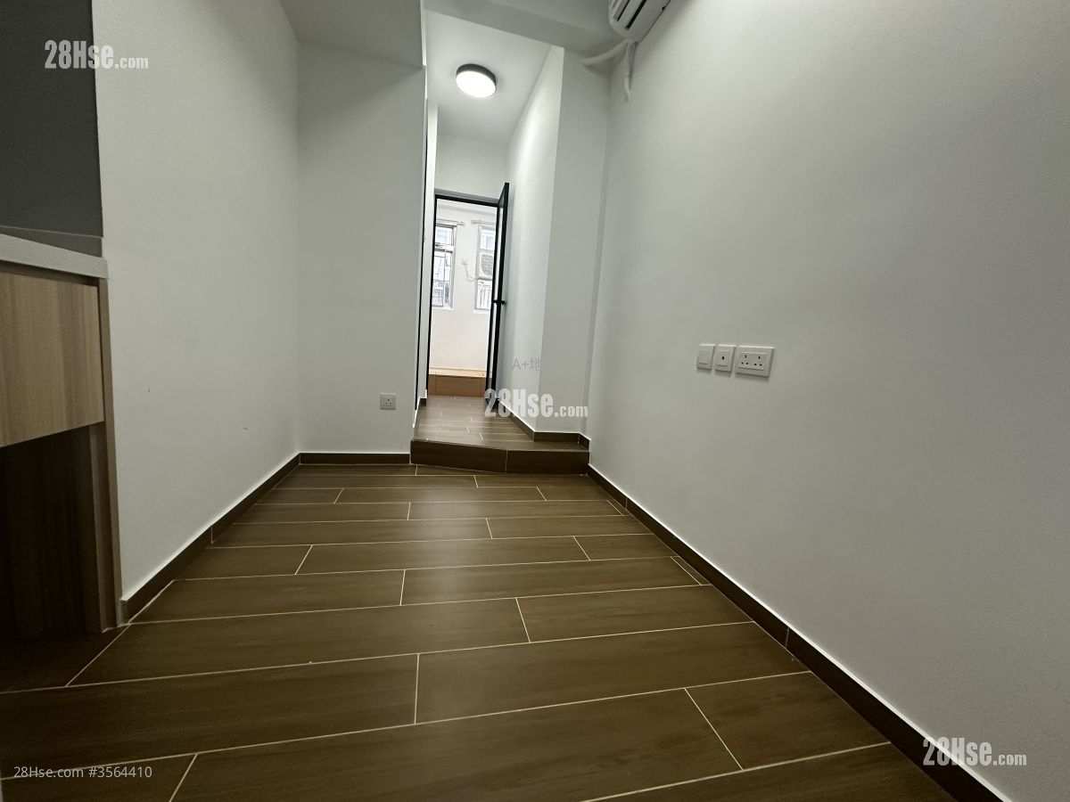 Golden Crown Court Rental 1 Bedroom , 1 Bathroom 160 ft²