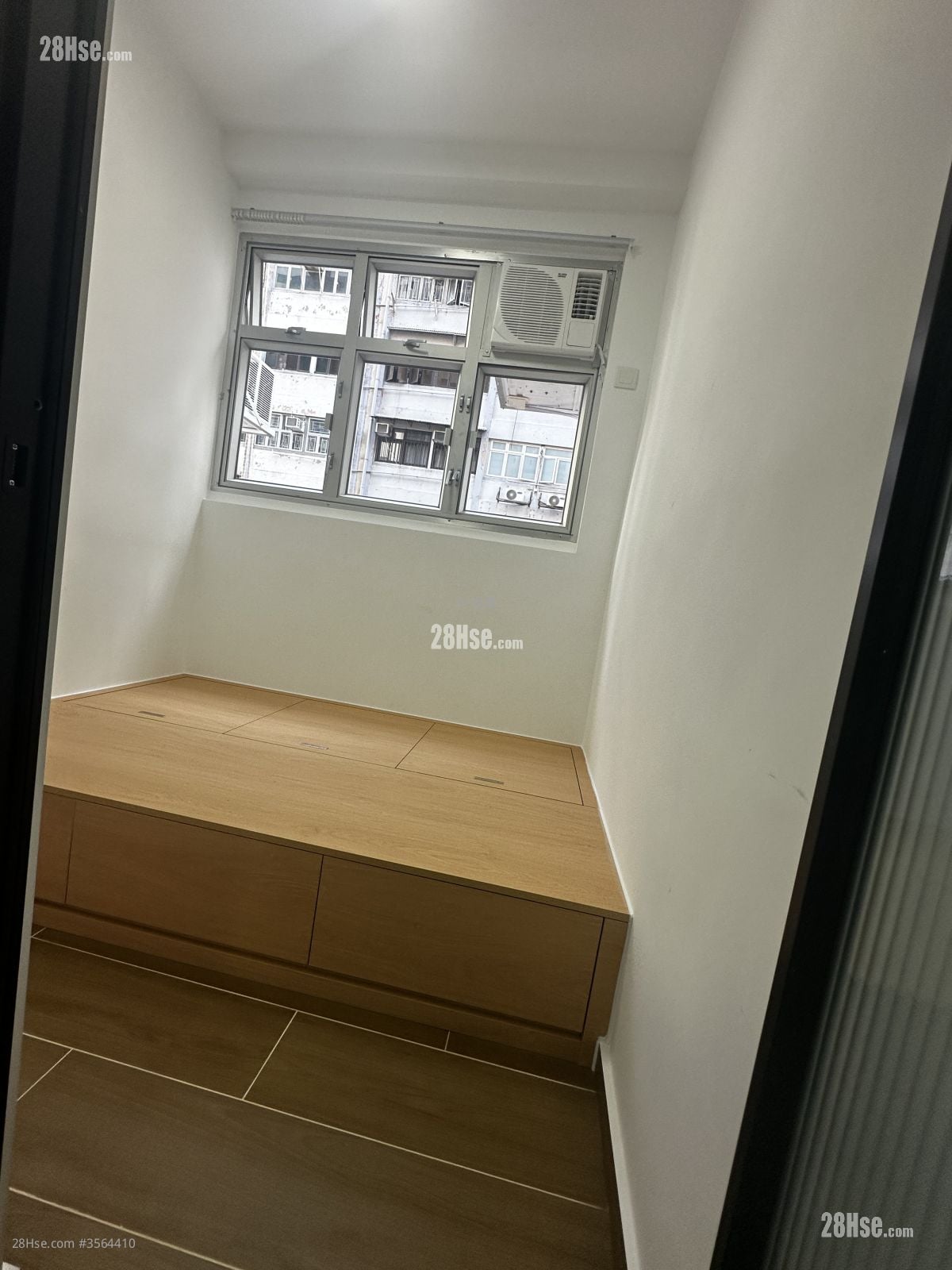 Golden Crown Court Rental 1 Bedroom , 1 Bathroom 160 ft²