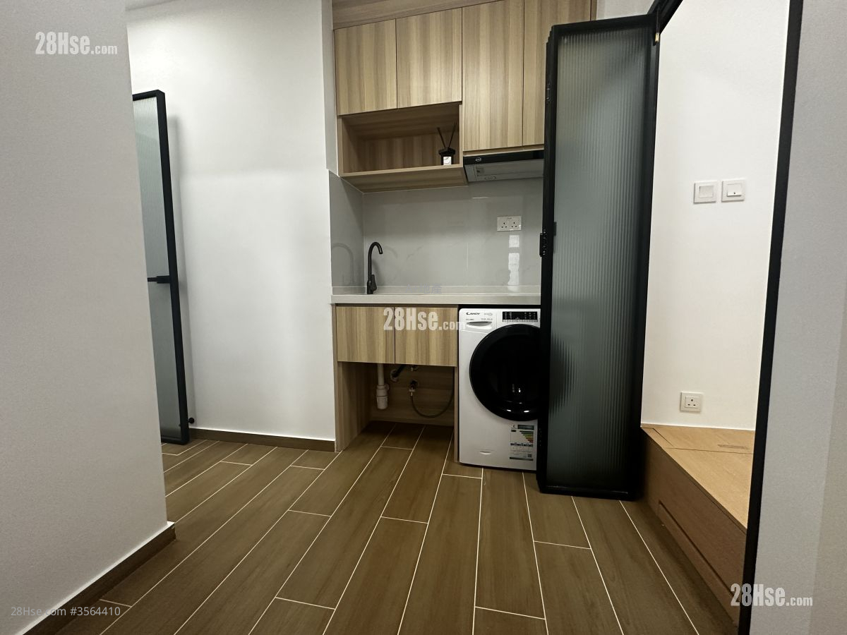 Golden Crown Court Rental 1 Bedroom , 1 Bathroom 160 ft²