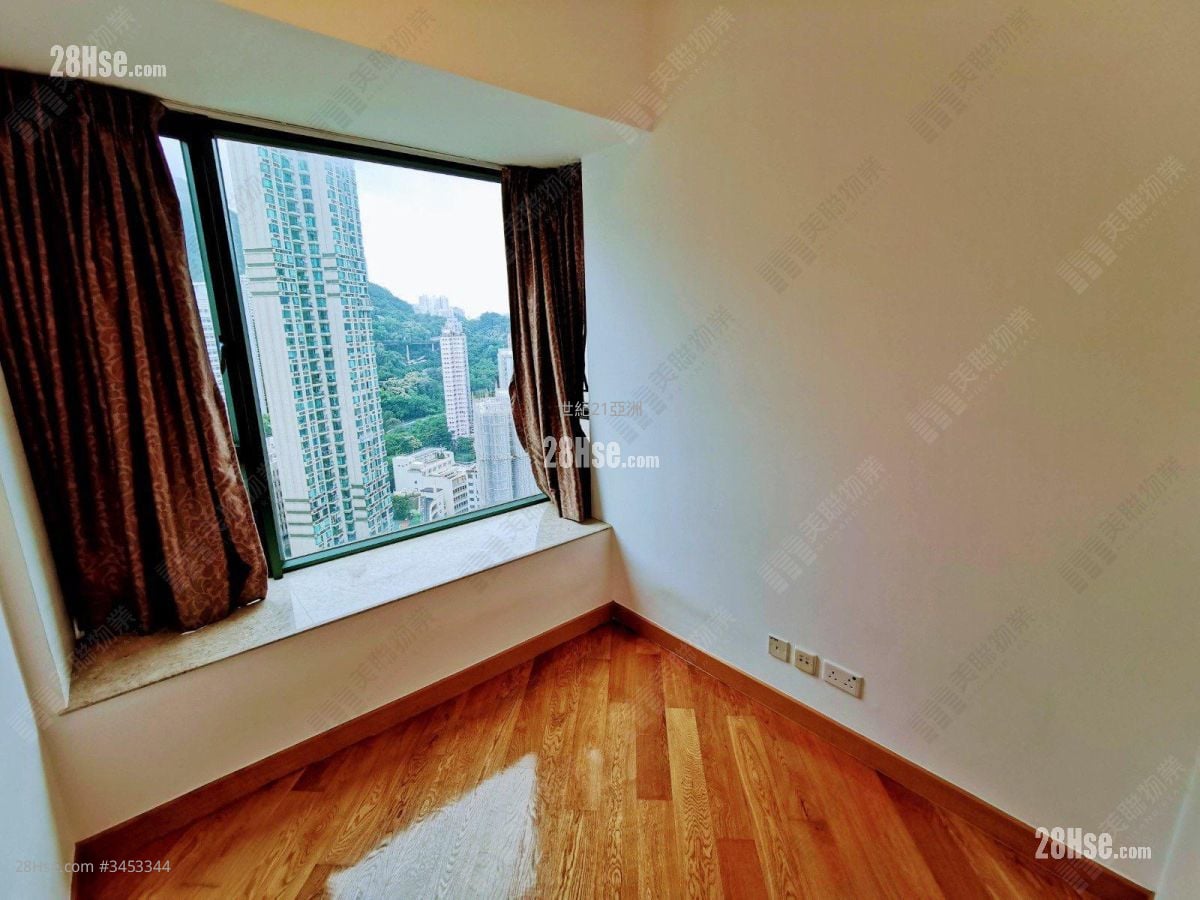 Belchers Hill Sell 3 Bedrooms , 2 Bathrooms 715 ft²