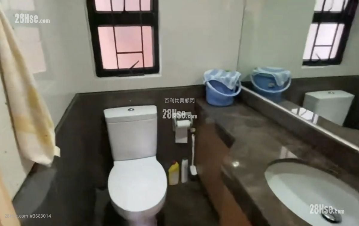 Sunshine City Sell 3 Bedrooms , 2 Bathrooms 519 ft²