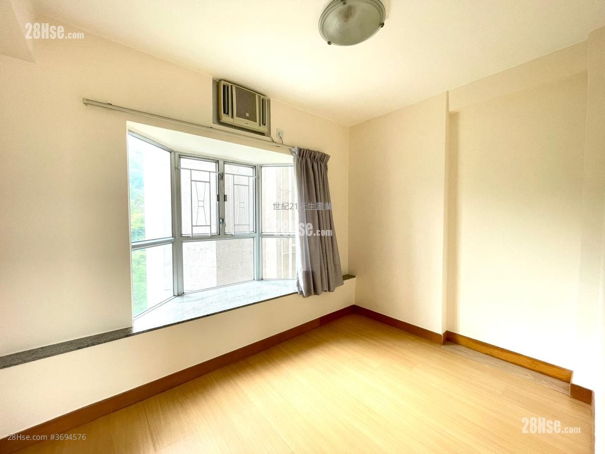 Dragon Inn Court Sell 3 Bedrooms , 2 Bathrooms 692 ft²