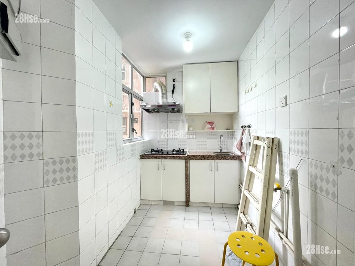 Dragon Inn Court Sell 3 Bedrooms , 2 Bathrooms 692 ft²