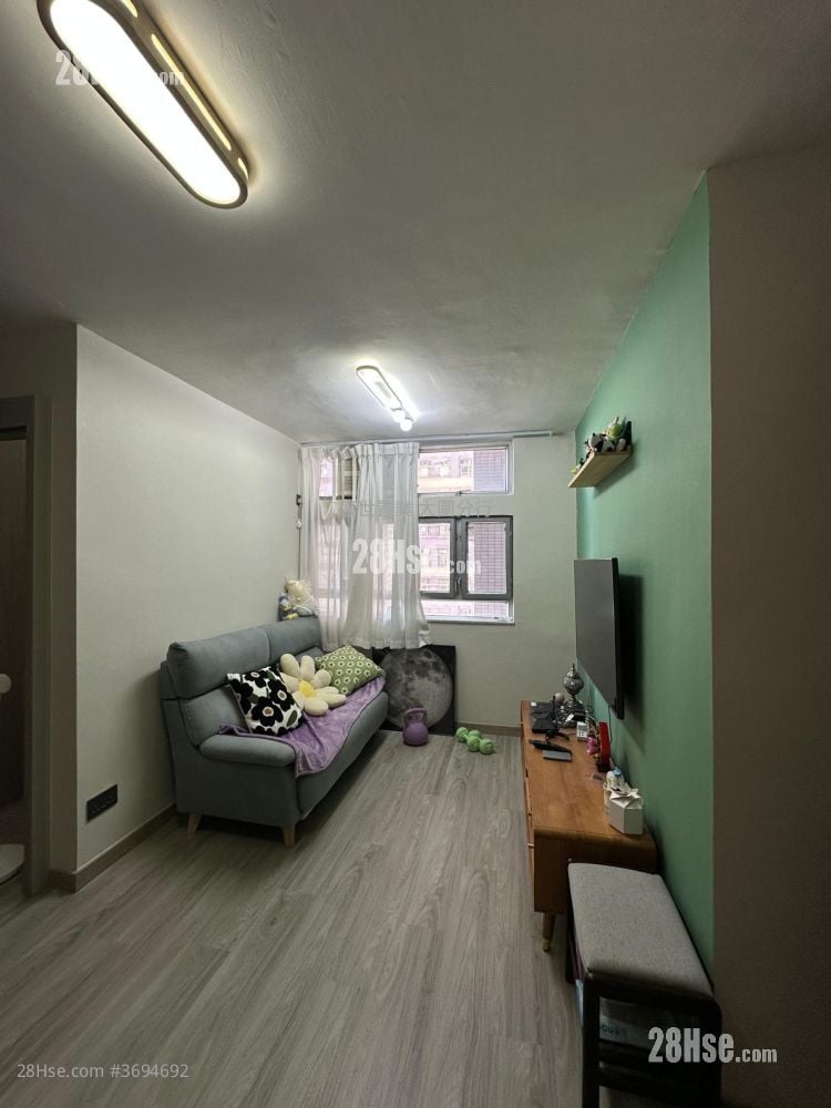 Ming Nga Court Sell 1 Bedroom , 1 Bathroom 351 ft²