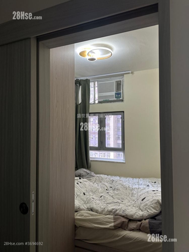 Ming Nga Court Sell 1 Bedroom , 1 Bathroom 351 ft²