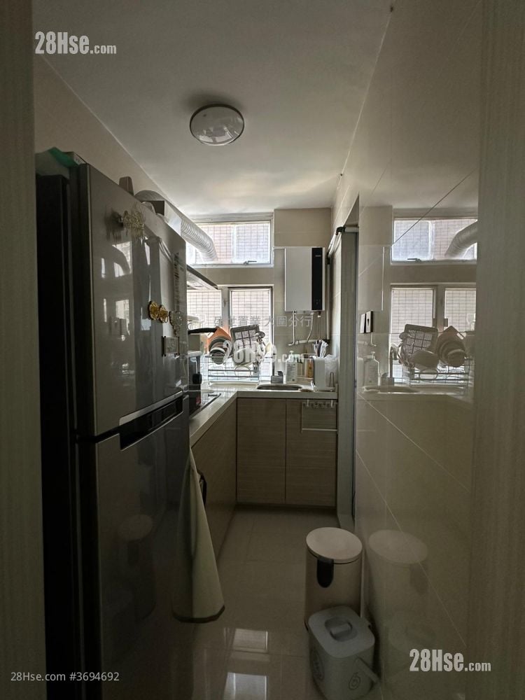 Ming Nga Court Sell 1 Bedroom , 1 Bathroom 351 ft²