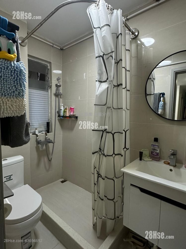 Ming Nga Court Sell 1 Bedroom , 1 Bathroom 351 ft²