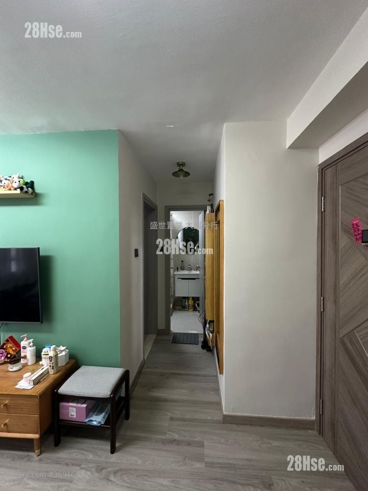 Ming Nga Court Sell 1 Bedroom , 1 Bathroom 351 ft²