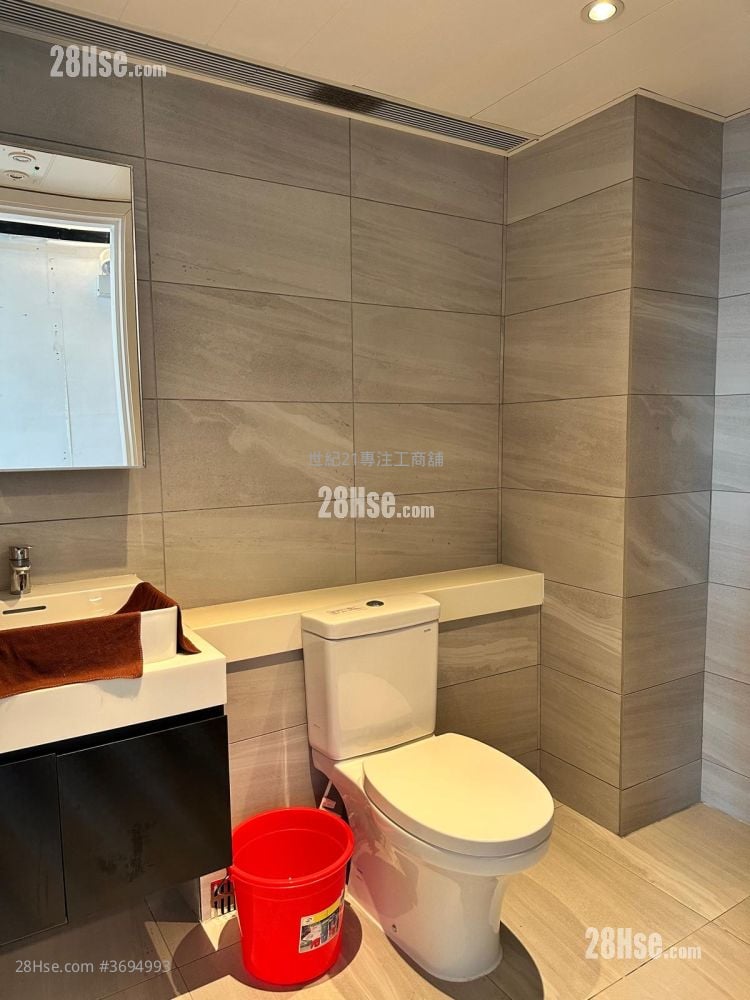 One Vista Summit Rental 1 Toilet