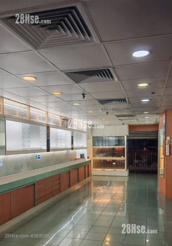 Mount Sterling Mall Sell 1,161 ft²