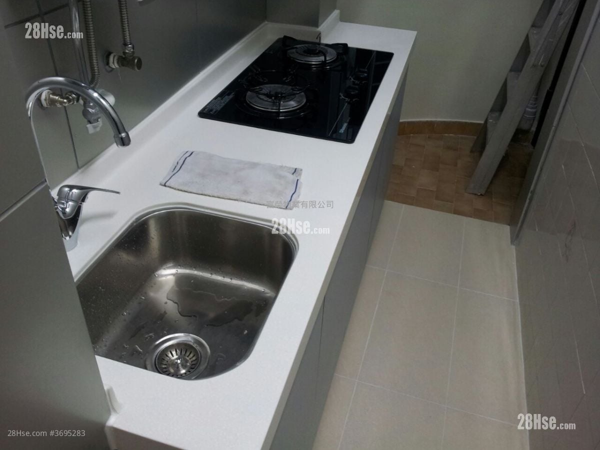 Sunny Court Sell Studio , 1 Bathroom 252 ft²