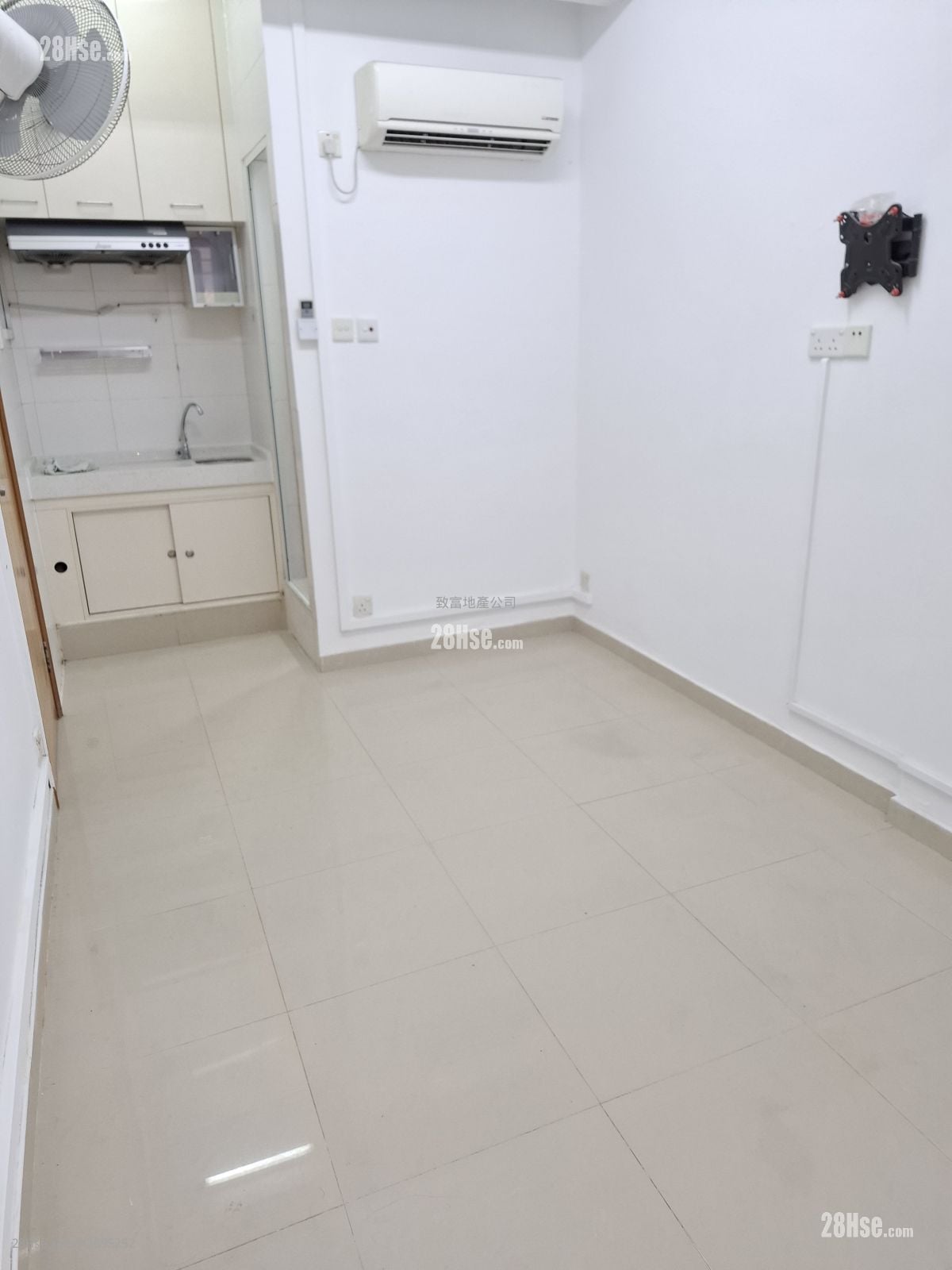 添华大楼 租盘 开放式间隔 , 1 浴室 155 平方尺