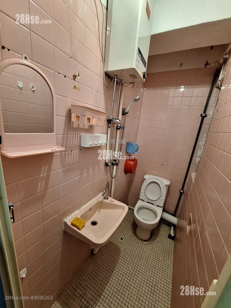 Loong King Mansion Rental 2 Bedrooms , 1 Bathroom 277 ft²