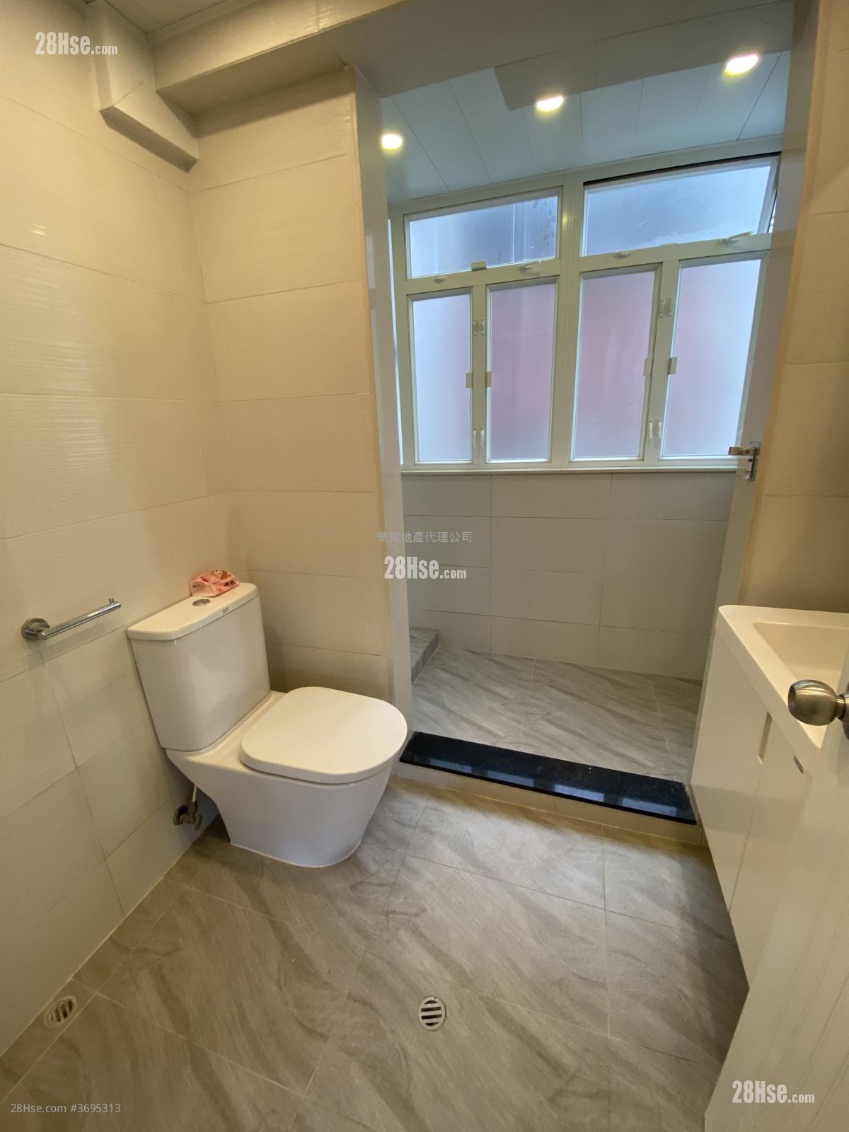 冠峰园 租盘 3 房 , 3 浴室 864 平方尺