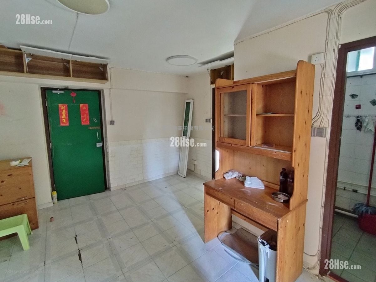 Hin Keng Estate Sell 2 Bedrooms , 1 Bathroom 376 ft²