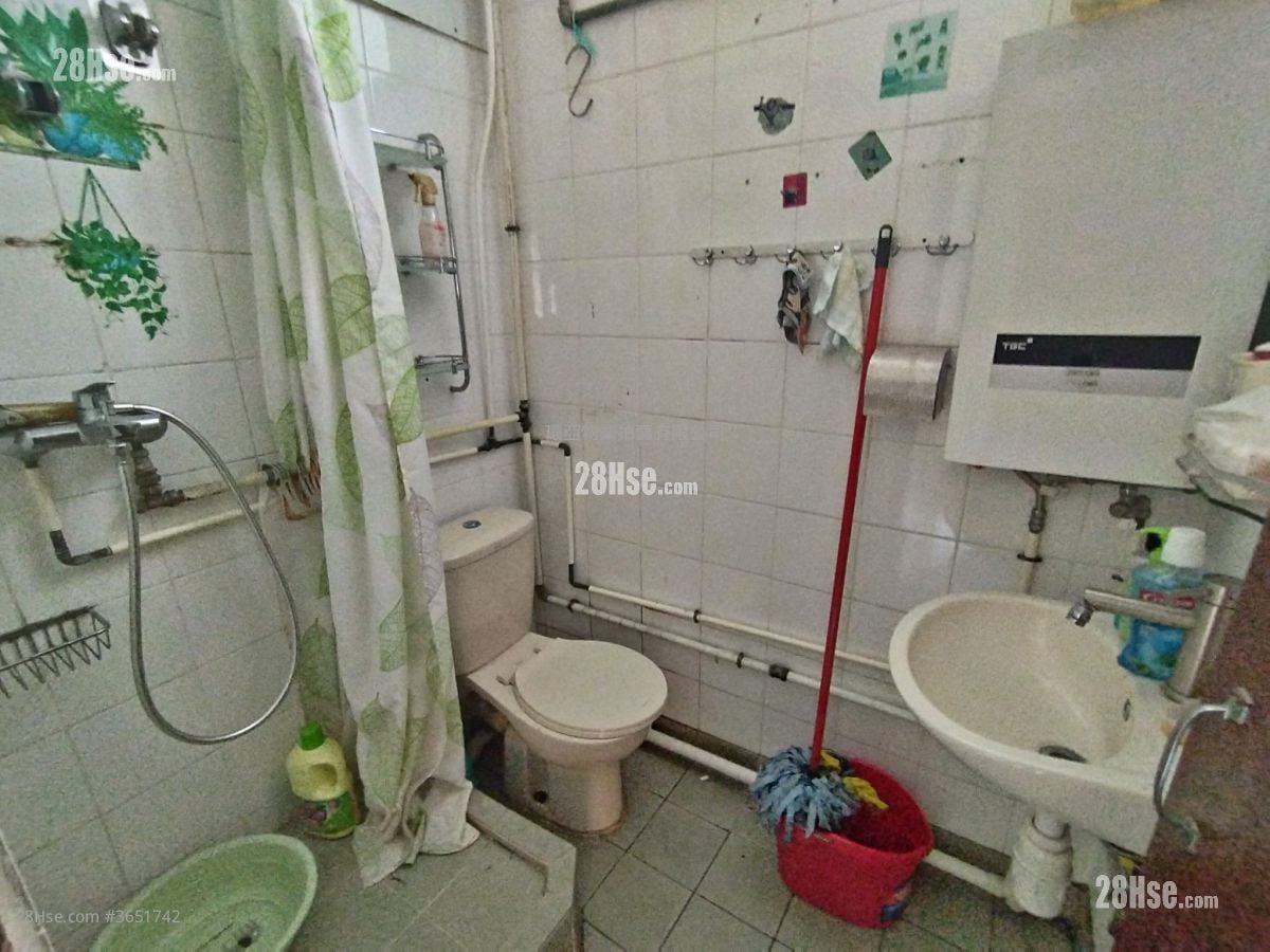 Hin Keng Estate Sell 2 Bedrooms , 1 Bathroom 376 ft²