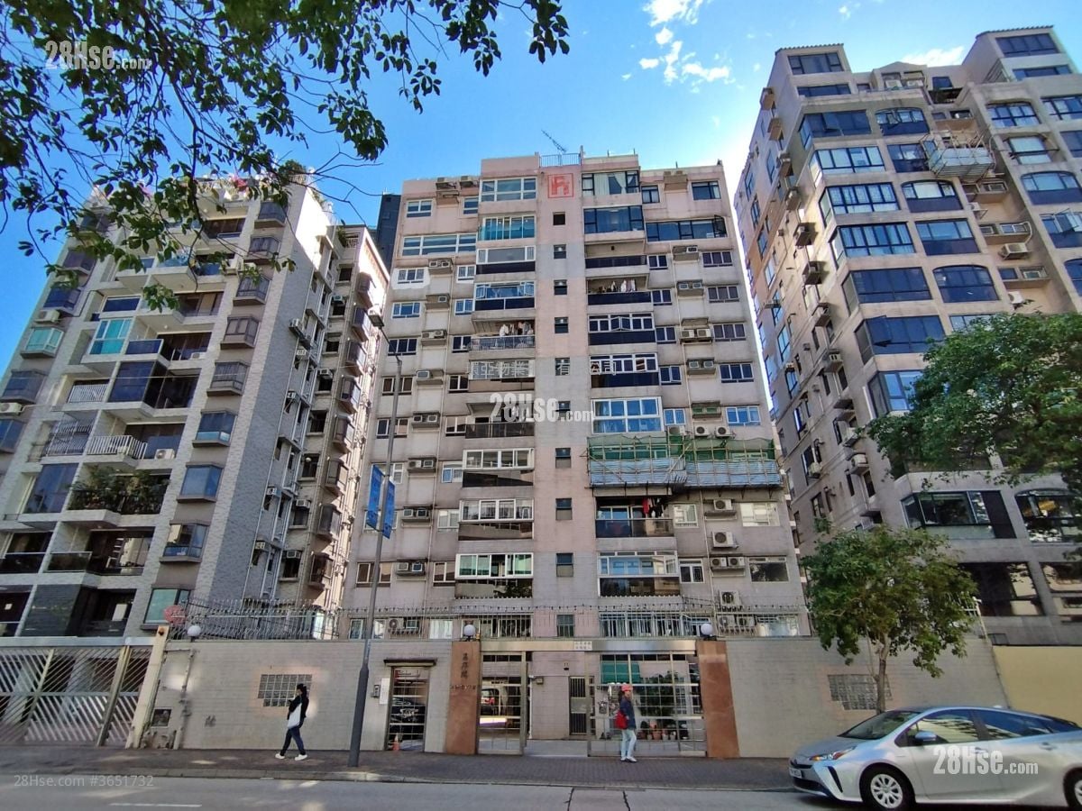 Cheerbond Court Sell 3 Bedrooms , 2 Bathrooms 920 ft²