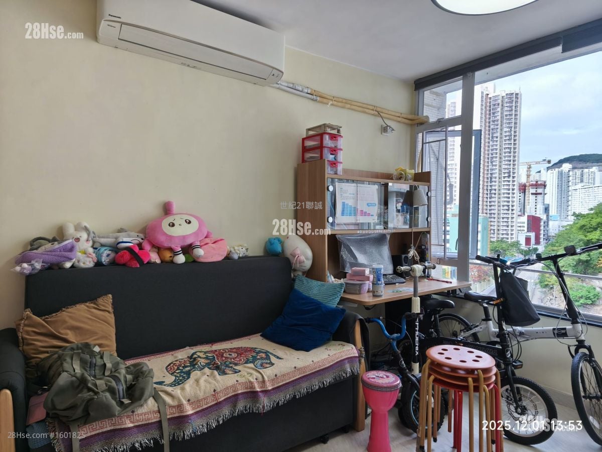 Hong Nga Court Sell 3 Bedrooms , 2 Bathrooms 606 ft²