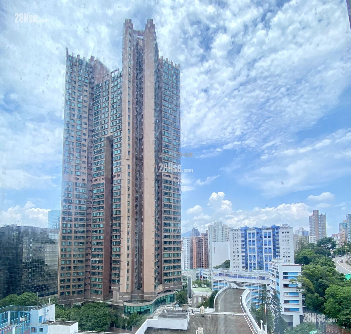 Le Sommet Sell 2 Bedrooms , 1 Bathroom 783 ft²