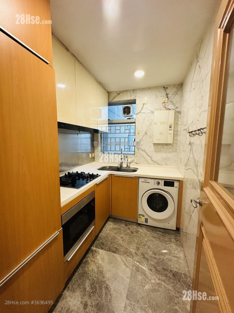 豪门 售盘 3 房 , 2 浴室 815 平方尺